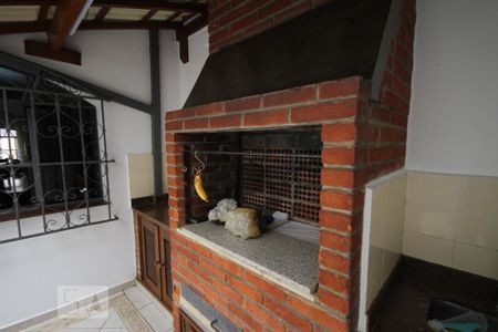 Casa de condomínio à venda com 300m², 3 quartos e 3 vagasChurrasqueira