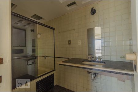 Apartamento para alugar com 124m², 2 quartos e 2 vagasBanheiro da Suíte