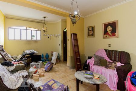 Sala de casa para alugar com 4 quartos, 200m² em Centro, Mogi das Cruzes
