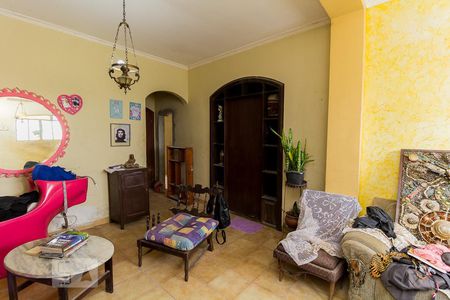 Sala de casa para alugar com 4 quartos, 200m² em Centro, Mogi das Cruzes