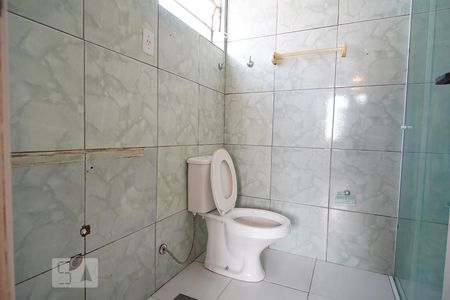 Banheiro de kitnet/studio à venda com 1 quarto, 32m² em Protásio Alves, Porto Alegre