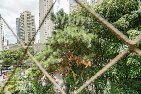 Apartamento para alugar com 203m², 3 quartos e 3 vagas Apartamento para alugar com 203m², 3 quartos e 3 vagasVista da suíte 01