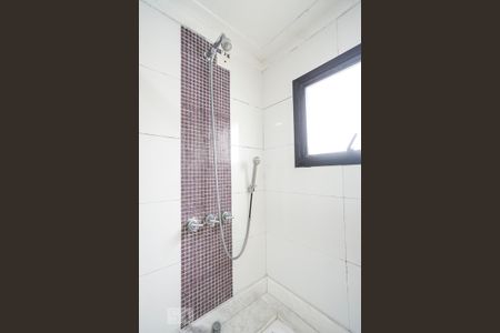 Apartamento para alugar com 203m², 3 quartos e 3 vagas Apartamento para alugar com 203m², 3 quartos e 3 vagasChuveiro