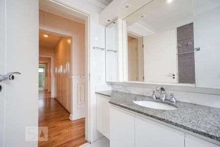 Apartamento para alugar com 203m², 3 quartos e 3 vagas Apartamento para alugar com 203m², 3 quartos e 3 vagasBanheiro da suíte 02