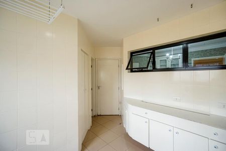 Apartamento para alugar com 203m², 3 quartos e 3 vagas Apartamento para alugar com 203m², 3 quartos e 3 vagasÁrea de serviço