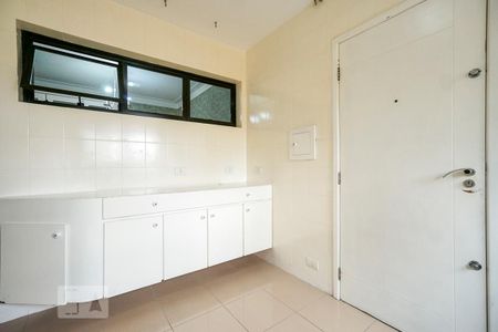 Apartamento para alugar com 203m², 3 quartos e 3 vagas Apartamento para alugar com 203m², 3 quartos e 3 vagasÁrea de serviço