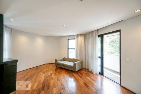 Apartamento para alugar com 203m², 3 quartos e 3 vagas Apartamento para alugar com 203m², 3 quartos e 3 vagasSala de estar