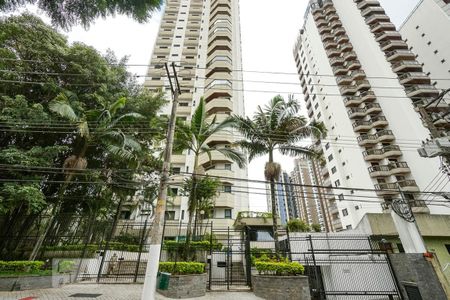 Apartamento para alugar com 203m², 3 quartos e 3 vagas Apartamento para alugar com 203m², 3 quartos e 3 vagasFachada