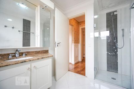 Apartamento para alugar com 203m², 3 quartos e 3 vagas Apartamento para alugar com 203m², 3 quartos e 3 vagasBanheiro da suíte 02