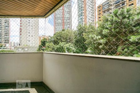 Apartamento para alugar com 203m², 3 quartos e 3 vagas Apartamento para alugar com 203m², 3 quartos e 3 vagasVaranda