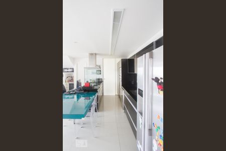 Apartamento à venda com 118m², 2 quartos e 2 vagasCozinha