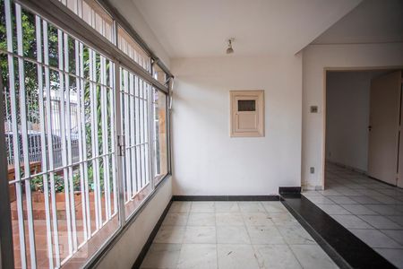 Hall de casa à venda com 5 quartos, 150m² em Jardim Oriental, São Paulo