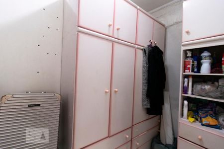 Casa à venda com 185m², 3 quartos e 3 vagasQuarto Serviço