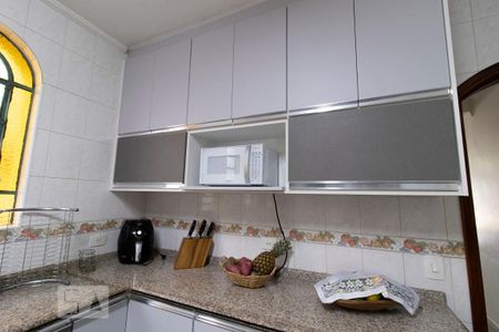 Casa à venda com 185m², 3 quartos e 3 vagasCozinha - Armários