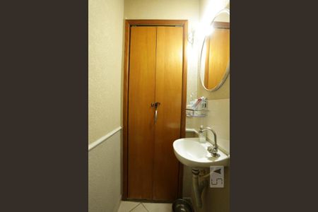 Lavabo de casa de condomínio para alugar com 2 quartos, 55m² em Vila Laís, São Paulo