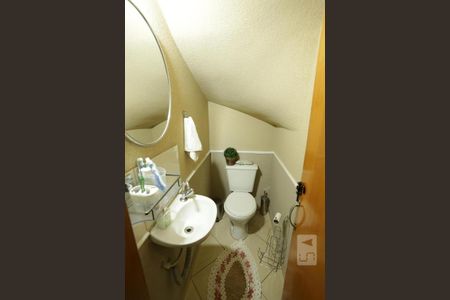 Lavabo de casa de condomínio para alugar com 2 quartos, 55m² em Vila Laís, São Paulo