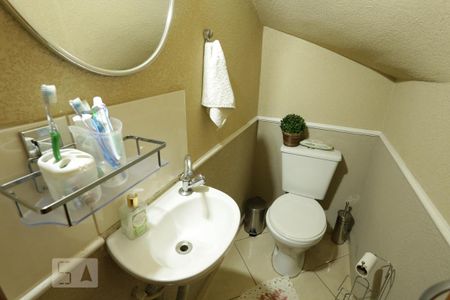 Lavabo de casa de condomínio para alugar com 2 quartos, 55m² em Vila Laís, São Paulo