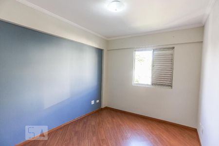Quarto 1 de apartamento para alugar com 3 quartos, 70m² em Jardim Pinheiros, São Paulo