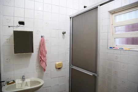 Banheiro suite de casa para alugar com 2 quartos, 134m² em Vila Tupi, Praia Grande
