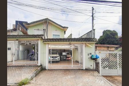 Casa à venda com 175m², 3 quartos e 4 vagasFachada