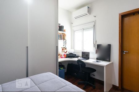 Casa à venda com 175m², 3 quartos e 4 vagasSuíte 2