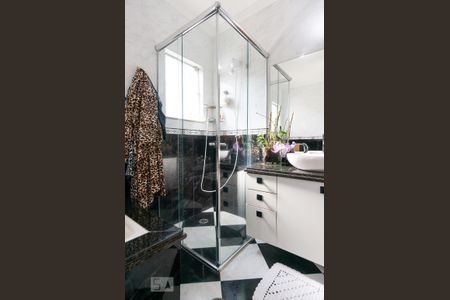 Casa à venda com 175m², 3 quartos e 4 vagasBanheiro da Suíte 1