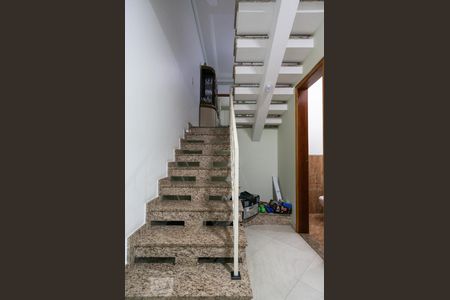 Escadas de casa à venda com 3 quartos, 175m² em Jardim Franca, São Paulo