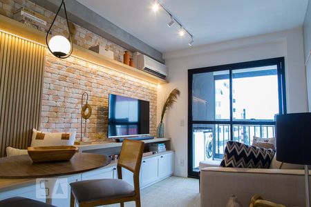 Sala e cozinha de apartamento para alugar com 1 quarto, 38m² em Mirandópolis, São Paulo