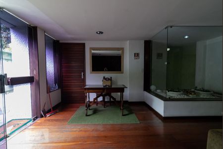 Apartamento à venda com 82m², 2 quartos e 1 vagaHall