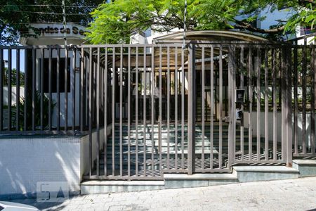 Apartamento para alugar com 168m², 3 quartos e 2 vagasFachada do condomínio