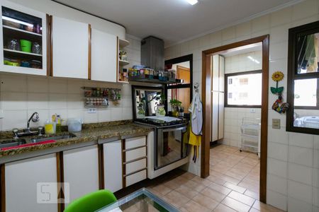 Apartamento para alugar com 168m², 3 quartos e 2 vagasCozinha