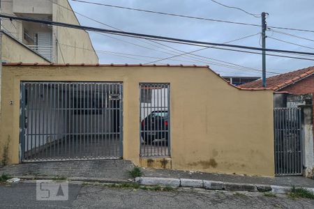 Casa à venda com 110m², 3 quartos e 2 vagasFachada