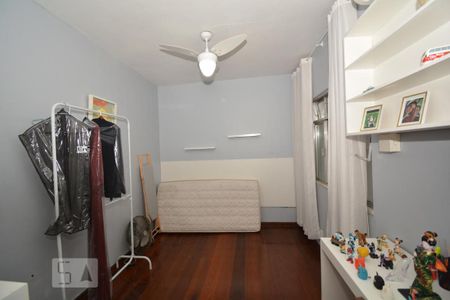 Casa à venda com 240m², 3 quartos e 2 vagasSuíte 3