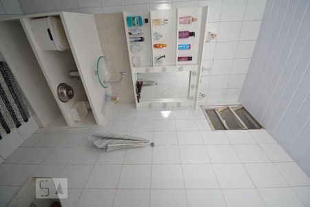 Casa à venda com 240m², 3 quartos e 2 vagasBanheiro da Suíte 1