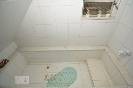 Casa à venda com 240m², 3 quartos e 2 vagasBanheiro da Suíte 1