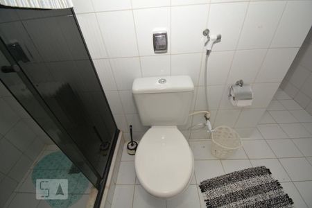 Casa à venda com 240m², 3 quartos e 2 vagasBanheiro da Suíte 1