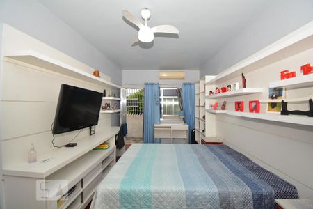 Casa à venda com 240m², 3 quartos e 2 vagasSuíte 1