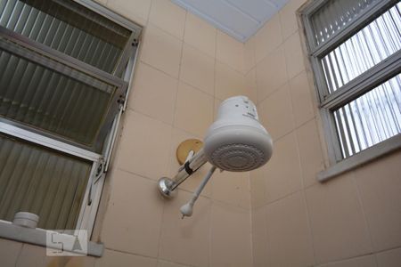 Casa à venda com 240m², 3 quartos e 2 vagasBanheiro