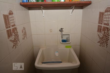 Casa à venda com 240m², 3 quartos e 2 vagasÁrea de Serviço