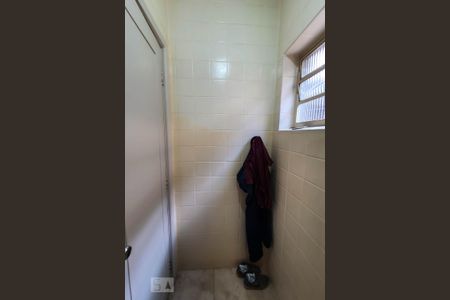 Casa à venda com 163m², 3 quartos e 2 vagas Casa à venda com 163m², 3 quartos e 2 vagasBanheiro de serviço