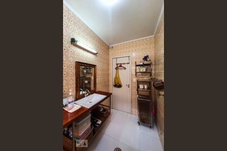 Casa à venda com 163m², 3 quartos e 2 vagas Casa à venda com 163m², 3 quartos e 2 vagasBanheiro Social