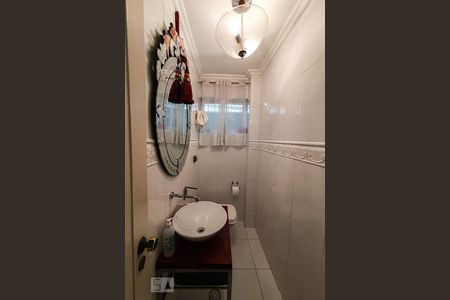 Lavabo de casa para alugar com 3 quartos, 163m² em Vila Firmiano Pinto, São Paulo