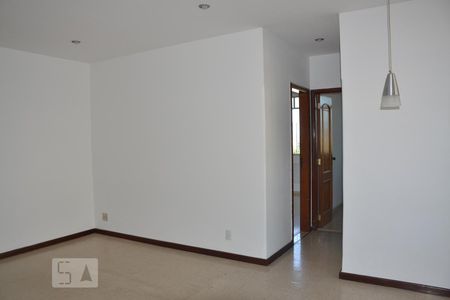 Sala de apartamento à venda com 2 quartos, 70m² em Jardim Guanabara, Rio de Janeiro