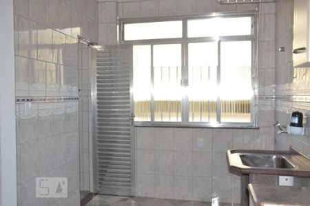 Apartamento à venda com 70m², 2 quartos e 1 vagaÁrea de Serviço