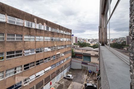 Vista da sala 1 de apartamento para alugar com 2 quartos, 68m² em Carlos Prates, Belo Horizonte