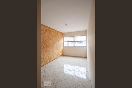 Sala 1 de apartamento para alugar com 2 quartos, 68m² em Carlos Prates, Belo Horizonte