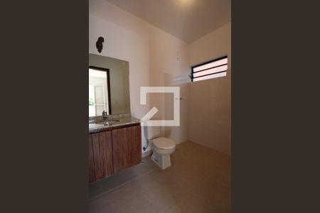 Casa à venda com 323m², 3 quartos e 4 vagasBanheiro da Suíte 1