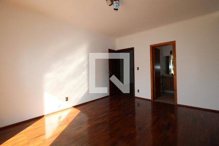 Casa à venda com 323m², 3 quartos e 4 vagasQuarto 1 (suíte)