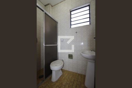 Casa à venda com 323m², 3 quartos e 4 vagasBanheiro de Serviço