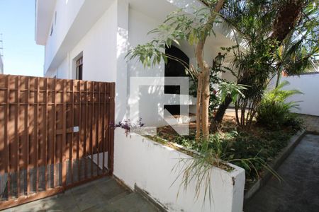 Casa à venda com 323m², 3 quartos e 4 vagasGaragem e Jardim